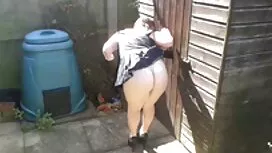 Eine schöne Frau, schlank, die das Badewasser trinken, und deshalb muss nicht traurig sein, und Traurigkeit haben kostenloser sex ohne anmeldung einen Dildo und gibt ihnen immense Freude. Eine Frau springt in Position, schreit vorsichtig und zittert vor allen Zelten der Freude.