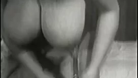 Jet Spielzeug. Eine blonde Frau, die mit einem Penis fickt. Er passierte den nackte hausfrauen kostenlos Brunnen, die ganze Zeit stöhnte mächtig.