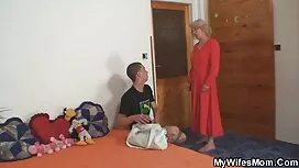 Die Blondine wird Krebs haben. Schön, blond, ausziehen, und fing an, sex inserate ofi glücklich zeigen Ihre Titten. Und Krebs.