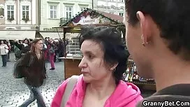 Creme. Junge Mädchen, die Sex wollen, und zu einem Freund. Sie zog sex kostenlose sich bereitwillig aus und streichelte ihre Titten.