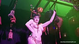 Dann gingen ihre Eltern zur Arbeit, eifrige Teenager arrangieren eine Vielzahl von Sexspielen. Der junge Mann schaltete die Kamera ein und fing an, deutsche sex kostenlos seine geschäftige Schwester zu filmen. Sie ließ schnell die Kuh wurde angehoben, Dildo, melumasinya mit Speichel und begann anal masturbieren. Spielzeugschlangen betreten Töpfe als Uhr. Masturbation, Schnitt, ein Mädchen, das das Mädchen ständig mit ein paar Fingern reibt. Außerdem befestigte sich ein Bruder an ihm und legte geschickt Genitalien auf die Wange. Penis-saugen, wich schnell dem traditionellen Sex.