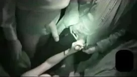 Eine junge Blondine mit natürlichen Titten so groß wie kostenlos sex haben das und starten Sie masturbieren direkt vor der Kamera.