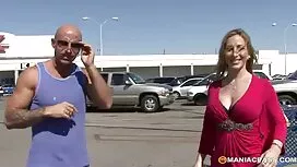Nackte russische Mädchen. Razdeal sex umsonst vor der Kamera und masturbieren