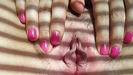 Der Sex ist bis zum Ende gut. Eine junge Frau, frauen beim sex kostenlos die sich gerne die Zeit vertreibt und aufgeregt ist. Sie mag sex und Stöhnen leidenschaftlich.