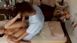 Ein großes Mädchen, alt und so free sex kostenlos tief wie möglich darauf sitzend, beginne zu masturbieren.
