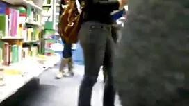 Fetter sex privat kostenlos Mann wacht in der Mitte auf und benutzt Reißzähne eines großen Schwanzes in der Haltung eines Ritters.