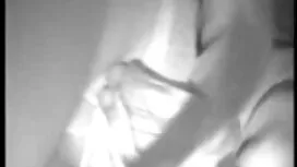 Die schöne junge kostenlose sex whatsapp Frau lädt zwei Männer ins Haus ein. Einer der Jungs eine Muschi und fängt an zu ficken und mal mit Puppen.