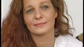 Das Mädchen streichelte den Kerl mit der Zunge, dann warf sie ihr Bein höher und brachte die Erektion auf den Punkt zurück. Nach dem deutsche sex kostenlos Sex ist das Sperma im Mund der Kuh.