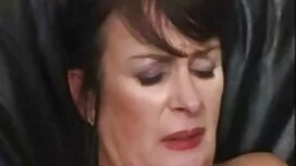 Vintage porno Film über Orgien im Königspalast des Mittelalters. Die Königin, zusammen mit ihr, wählte ich einen Mann für das Karussell an diesem Tag, unter den Kunden. Königin meiner zwei sexy Frauen, starten Sie ein Spiel von sex mit einem Mann. Königin sah sie und weigerte sich der Frau, die bat, sich ihnen anzuschließen. Sie wartete, kostenlos frauen sex wenn alles fertig ist, werden die Mädchen für sie vorbereitet werden. Schließlich öffnete die Königin auch die Kleidung. Liebe an diesem Tag ist es, die Königin wie eine Schlampe endlich zu ficken, auf alle viere zu kommen. Er sitzt auf dem Thron und legte ein Queensize-Bett. Die Königin hat einen schwierigen Job, und lassen Sie sie sich entspannen.