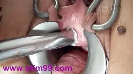 Massage Nackte geile schlampen kostenlos Mädchen. Ein schönes Mädchen geht zur Massage und lächelte den Mann sanft an. Nach dem Ausziehen setzte sie sich auf den Stuhl und streichelte sie.