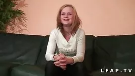 Und Porno. Das Mädchen war sehr glücklich, als der Mann frauen sex umsonst ankam.