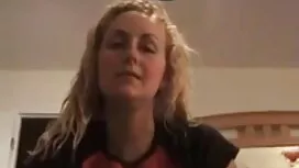 Russisch masturbation. Ein Mädchen mit schönen Augen für seinen Körper und Kleidung. Streichle meinen gratis sex anibis Körper, sie zog ihre Dessous aus und nackt, Vagina, die Enden ihrer Hand.