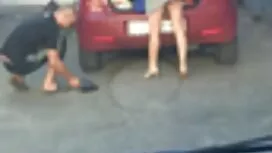 Pussy lecken für Frauen. Ich traf einen Jungen Mann und lud ihn ein, Spaß zu haben. Der Mann trat kostenloser sex mit alten frauen ein und fing an zu masturbieren.
